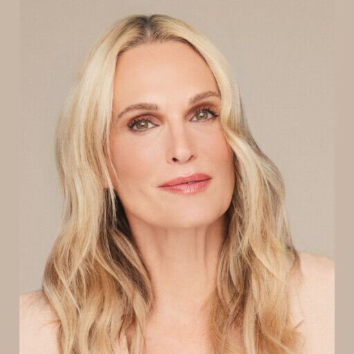 Episode 233- From Model to Mogul: Molly Sims on Career Pivots and Betting Big on Yourself